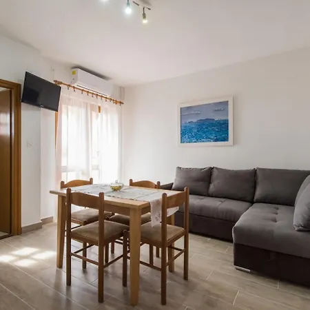 Apartman In With Sea View, Balcony, Air Conditioning, Wifi 3598-1